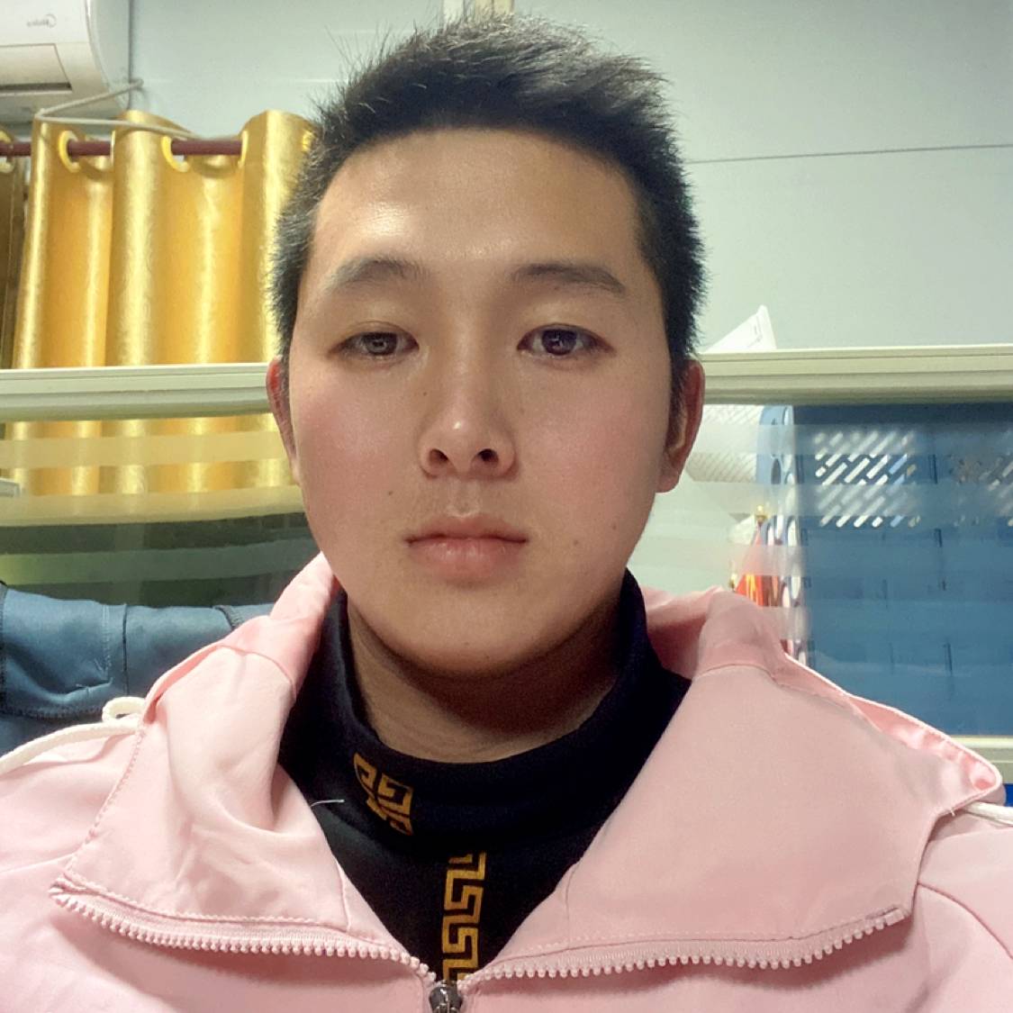 玫瑰花陈曦扶的照片