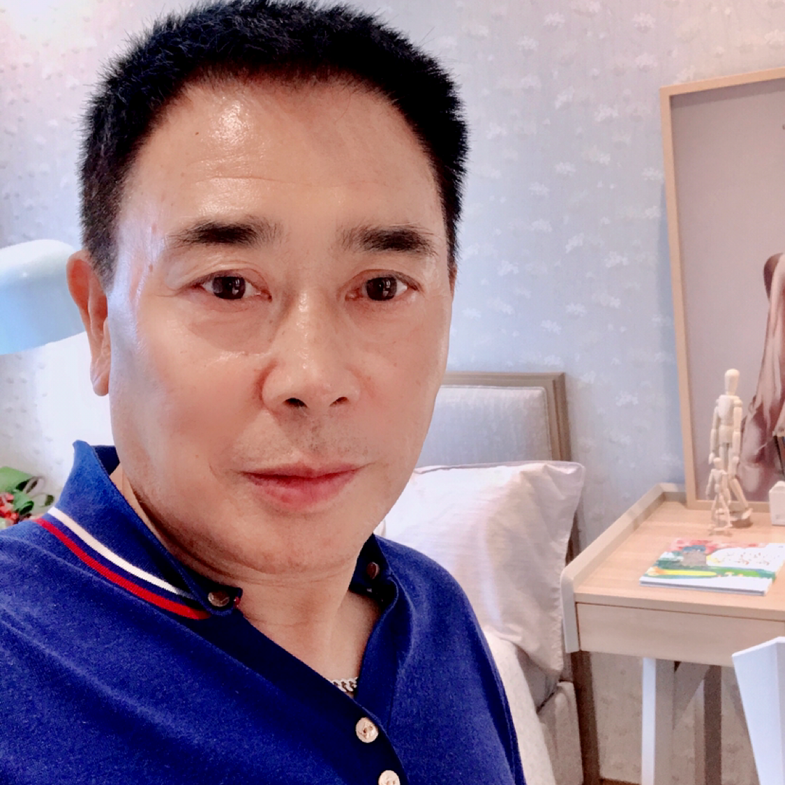 白马奔驰,的照片