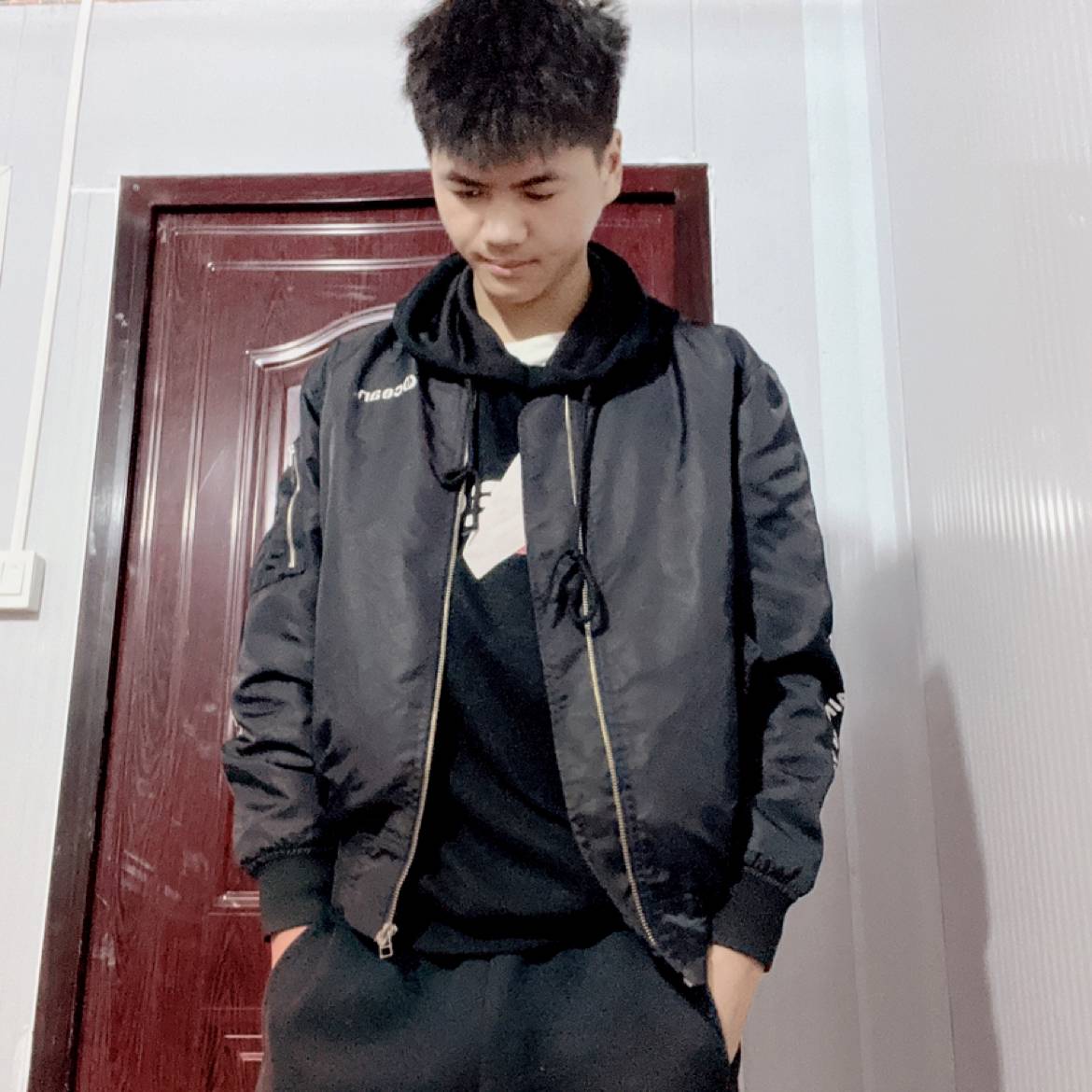 怡然踢小丸子的照片