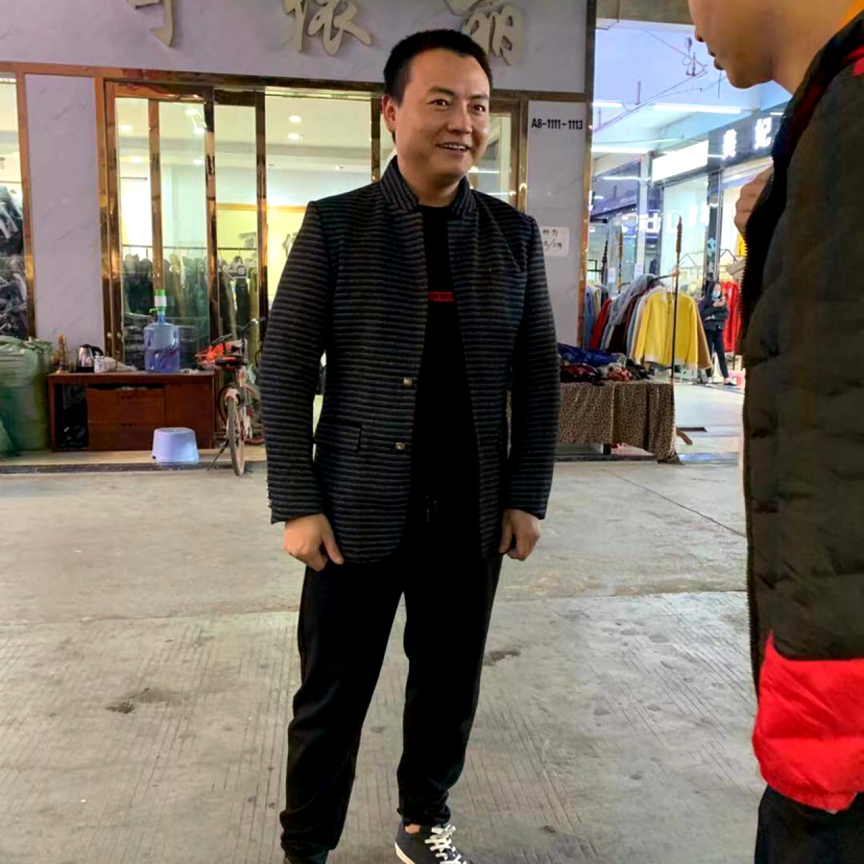 背后打秋天的照片