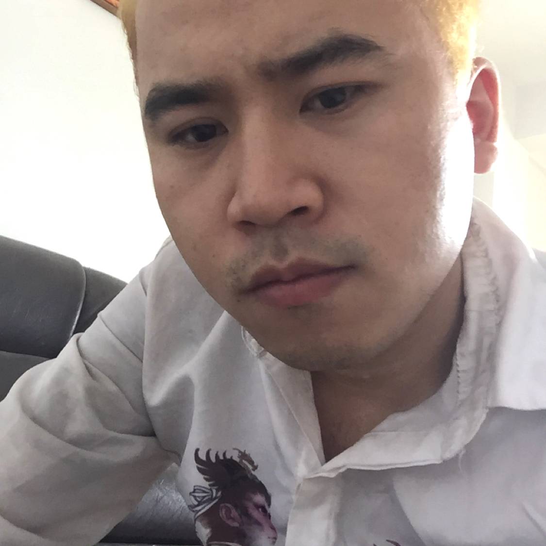 王盛龙看世界的照片