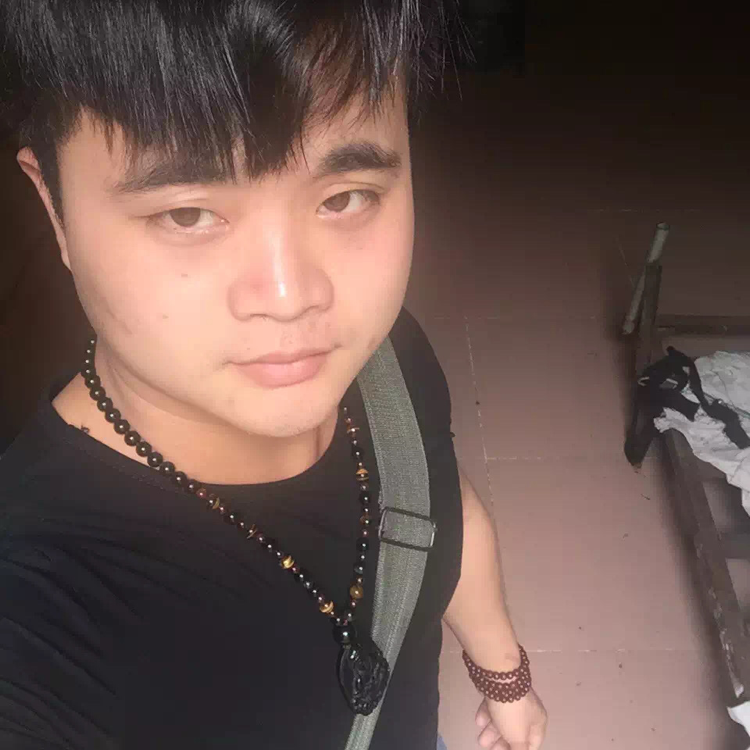 精钢铁骨的照片