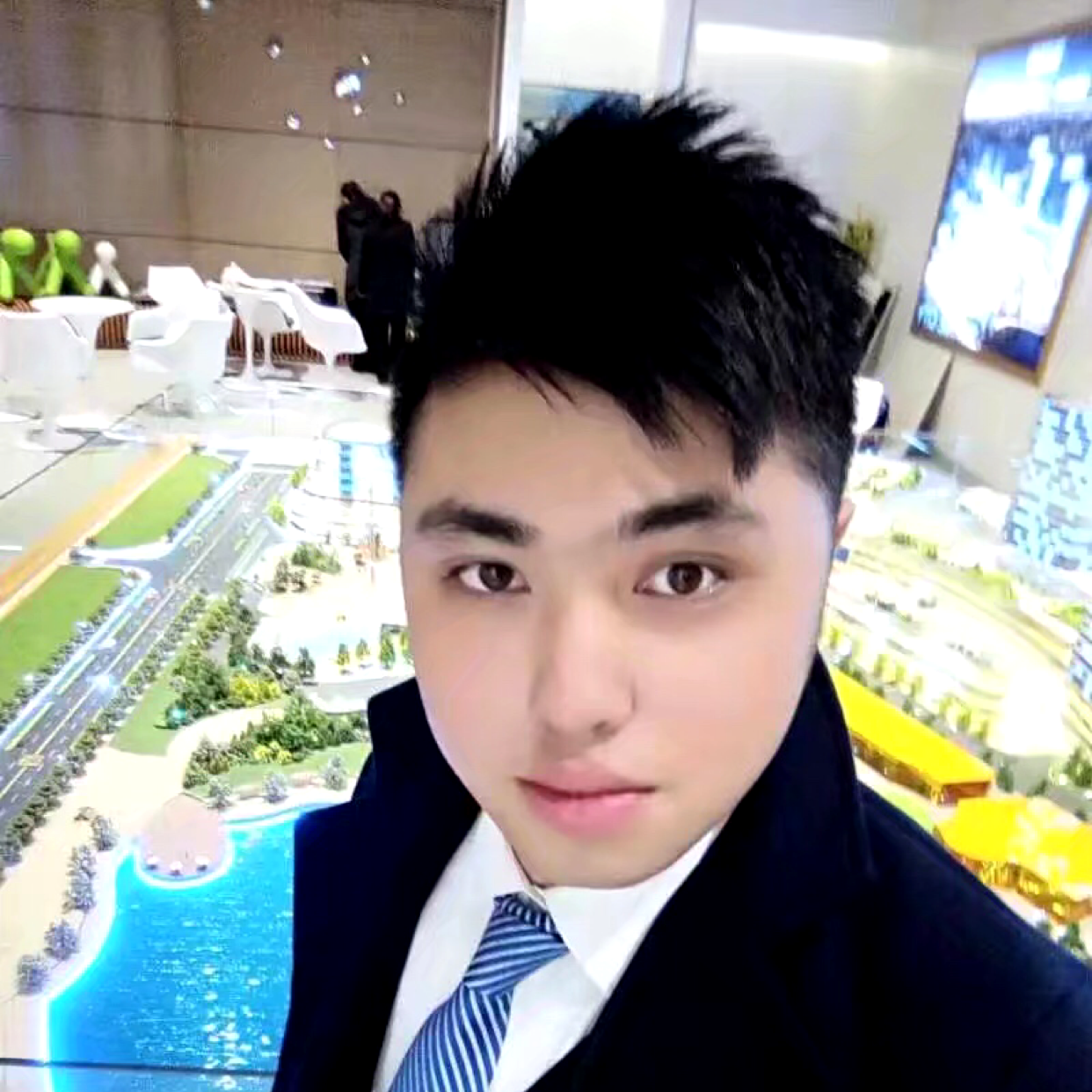 银耳汤凝眸精明的照片
