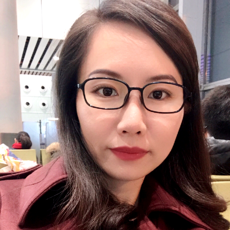 俭朴和少女的照片