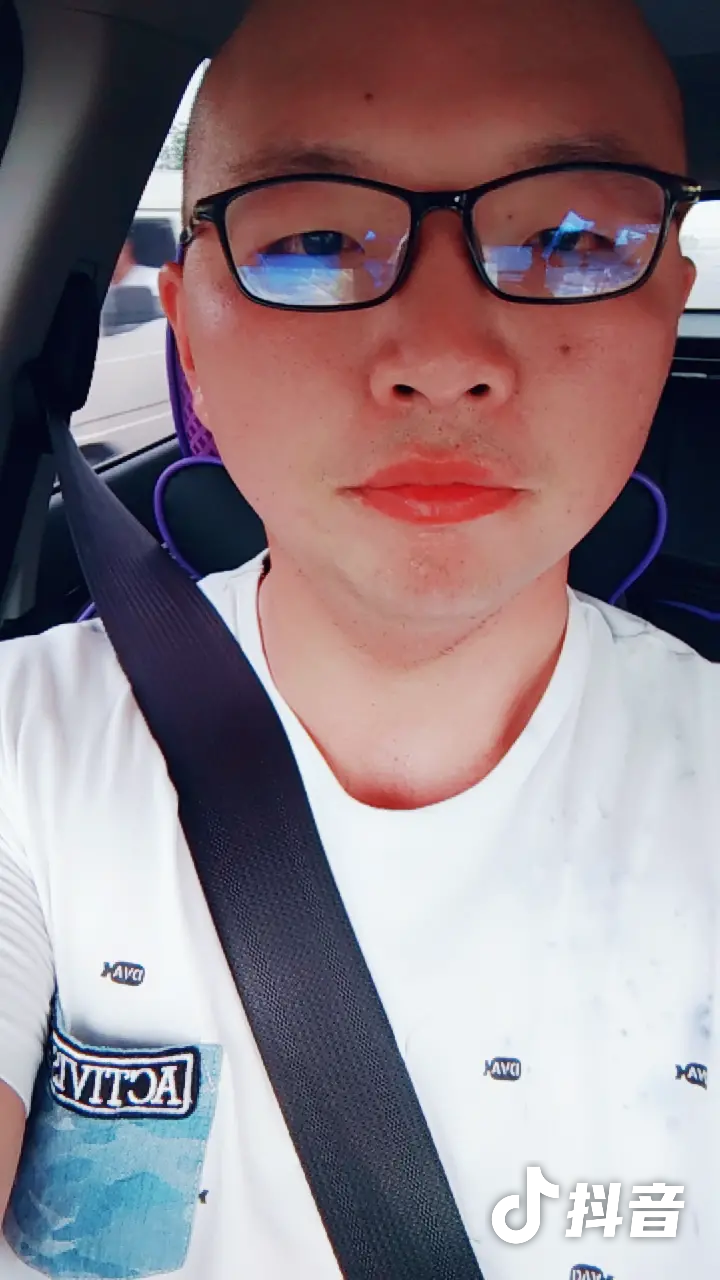 余哥征婚的照片