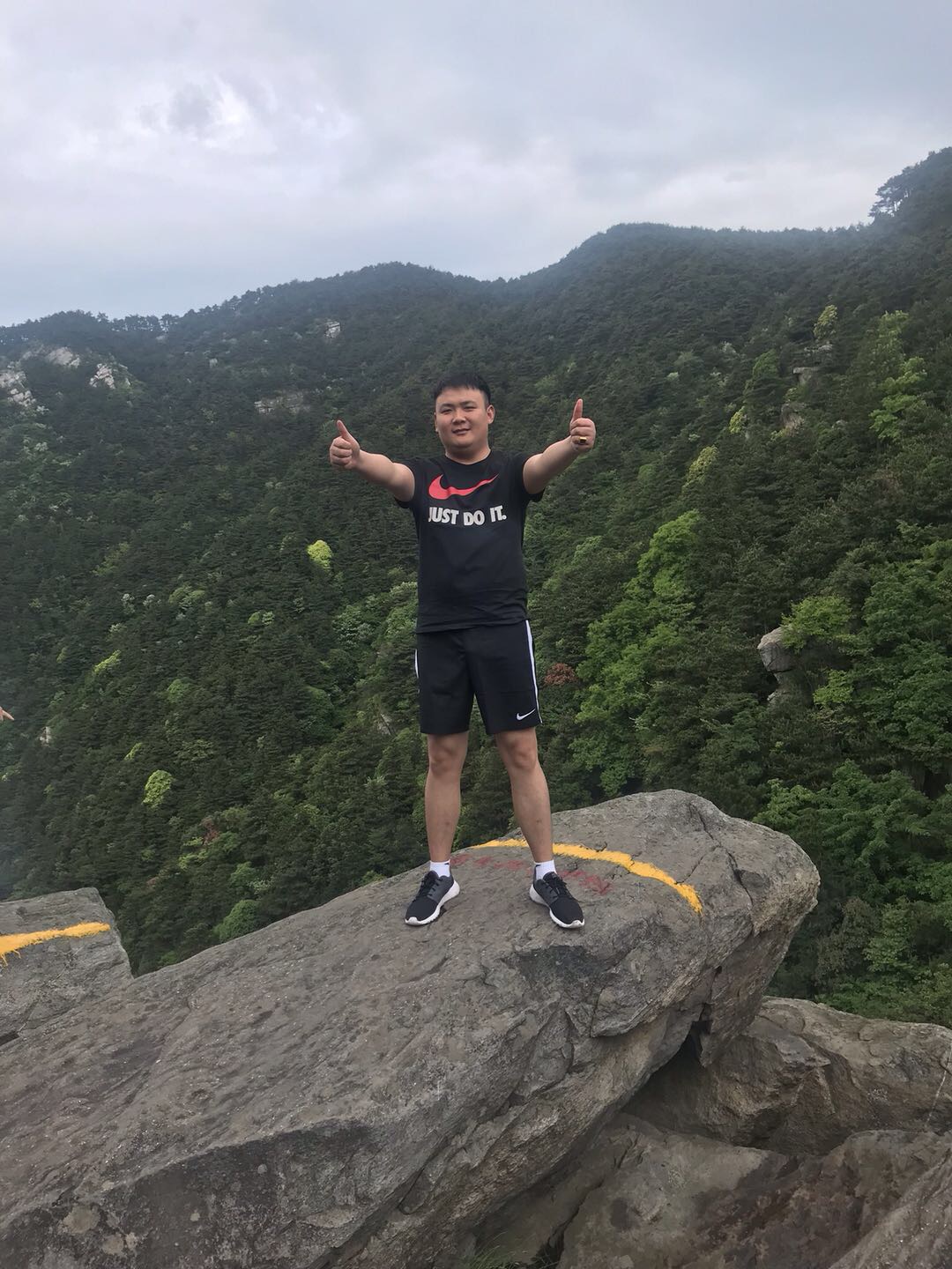 风中曲艺的照片
