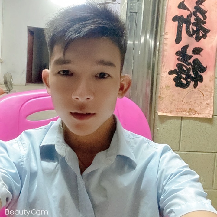 钟家三少的照片