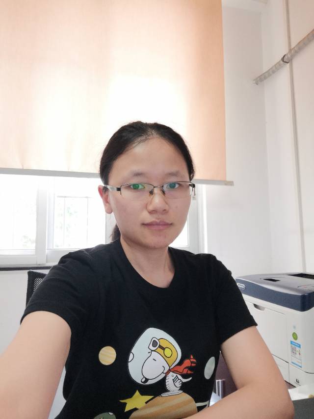 素手为枝的照片