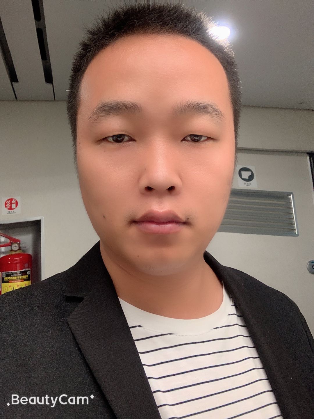 抚爱的照片