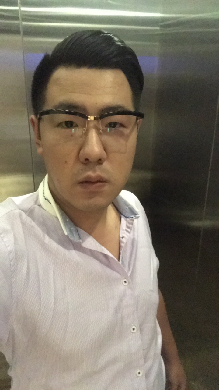 坐等一天日落时的照片