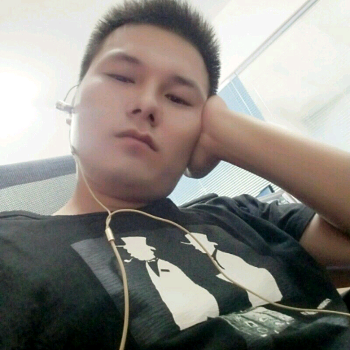 黑小狐的照片