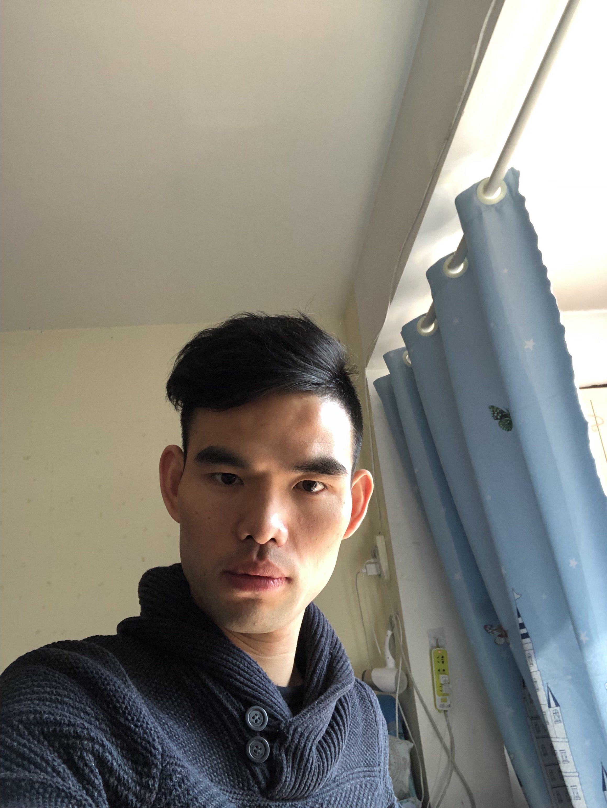 不该让你一个人的照片