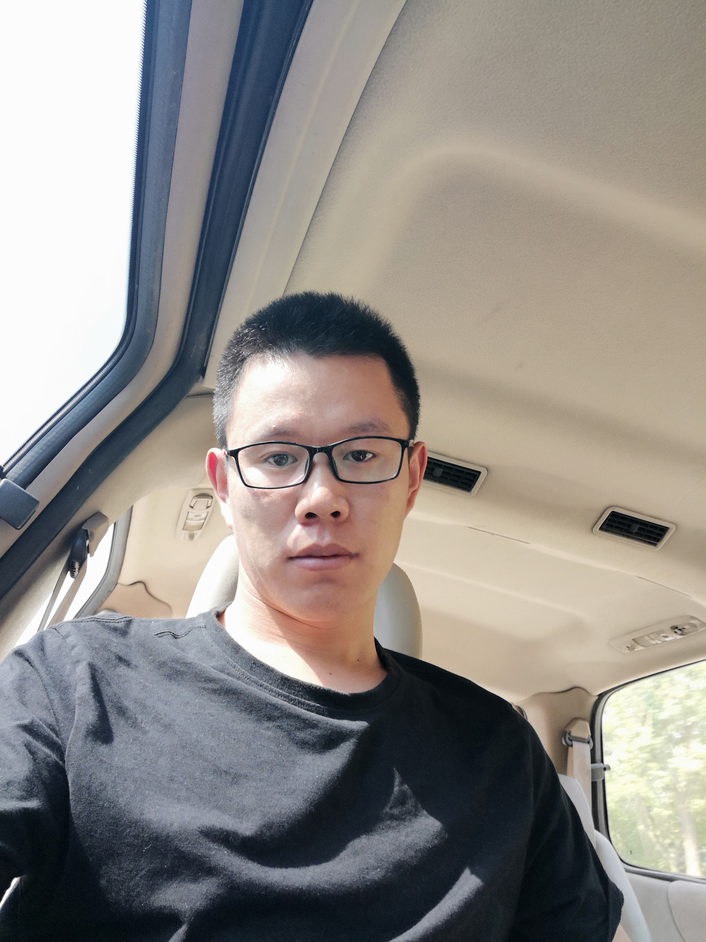 对影丶成三人的照片