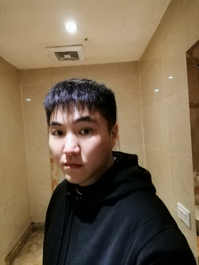 维依的照片