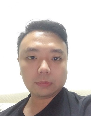 黑白色加蓝色格调的照片
