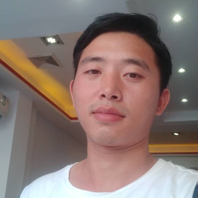 何贤的照片