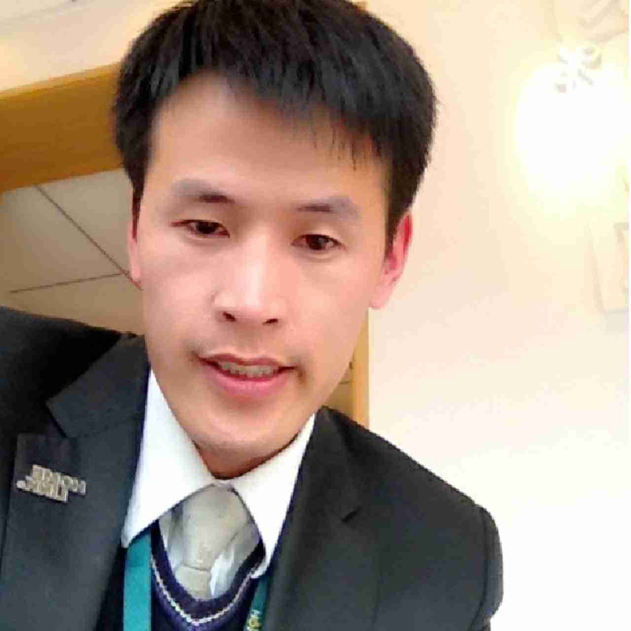 一个男人等你的照片
