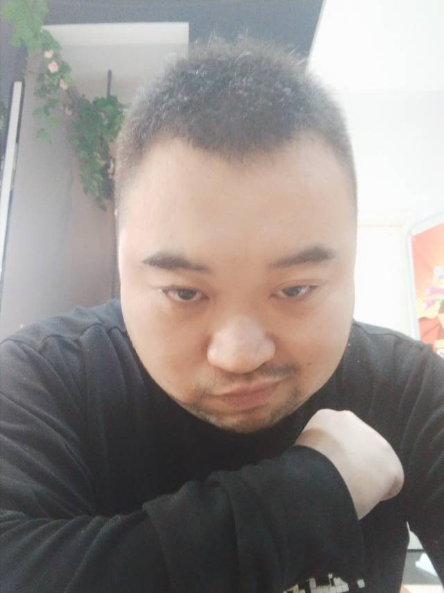 套马的诗人的照片