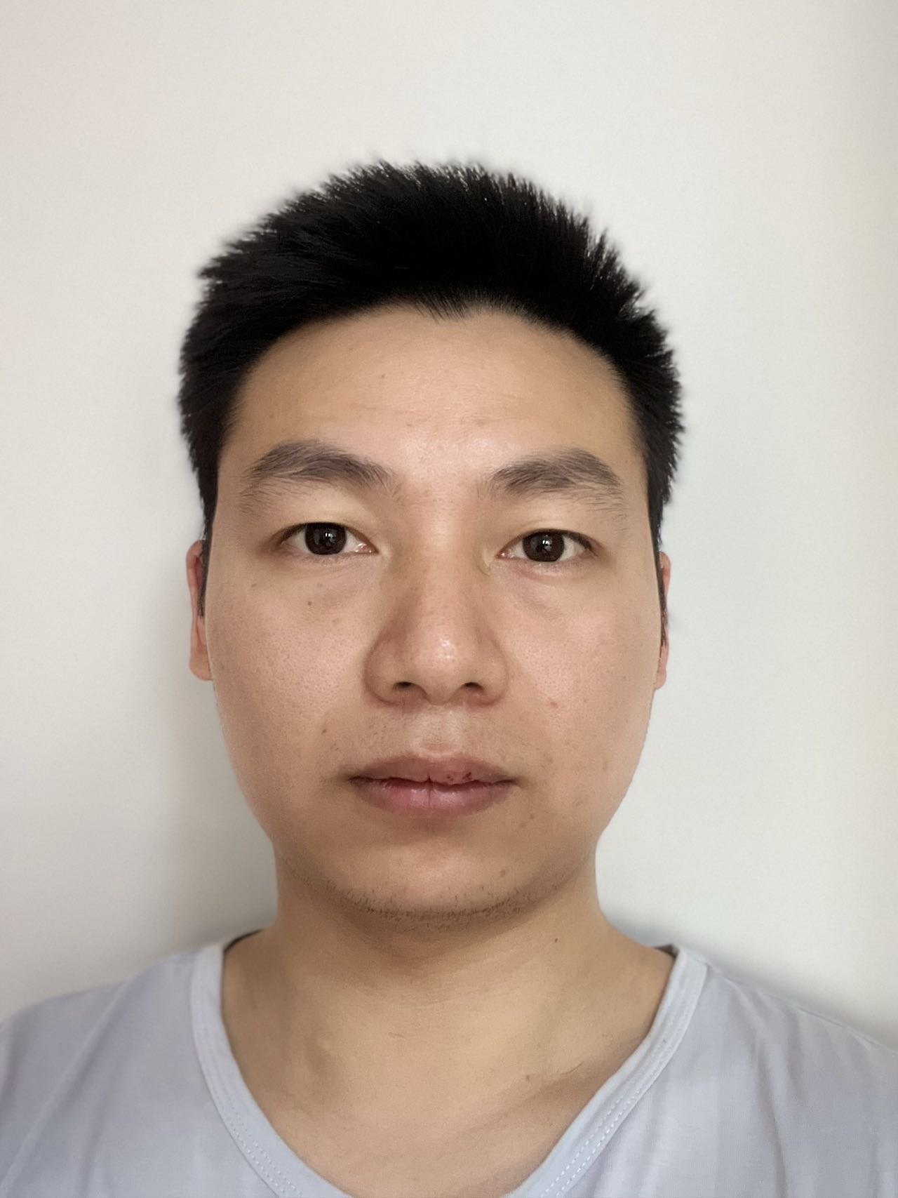 莫羽的照片