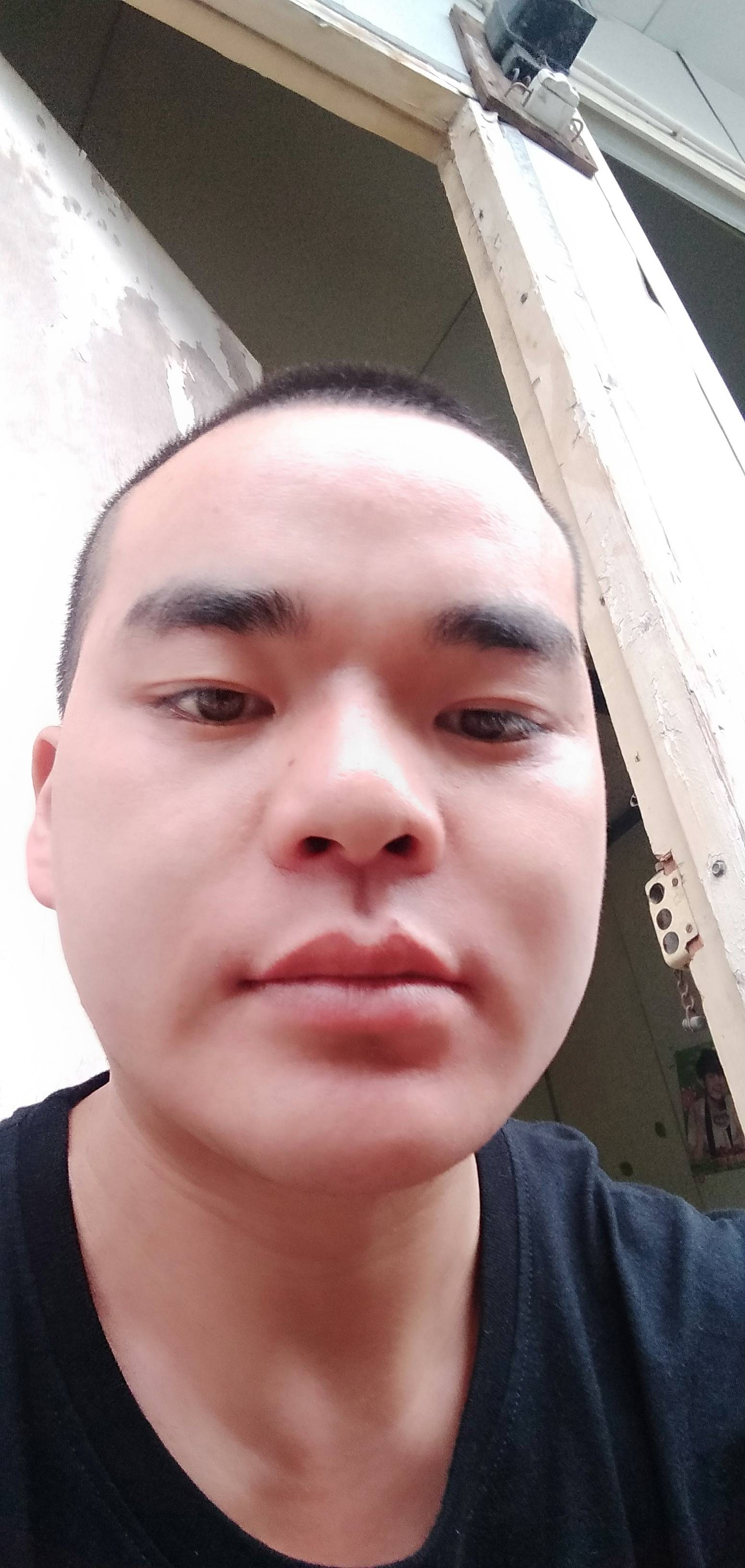 想找个家人的照片