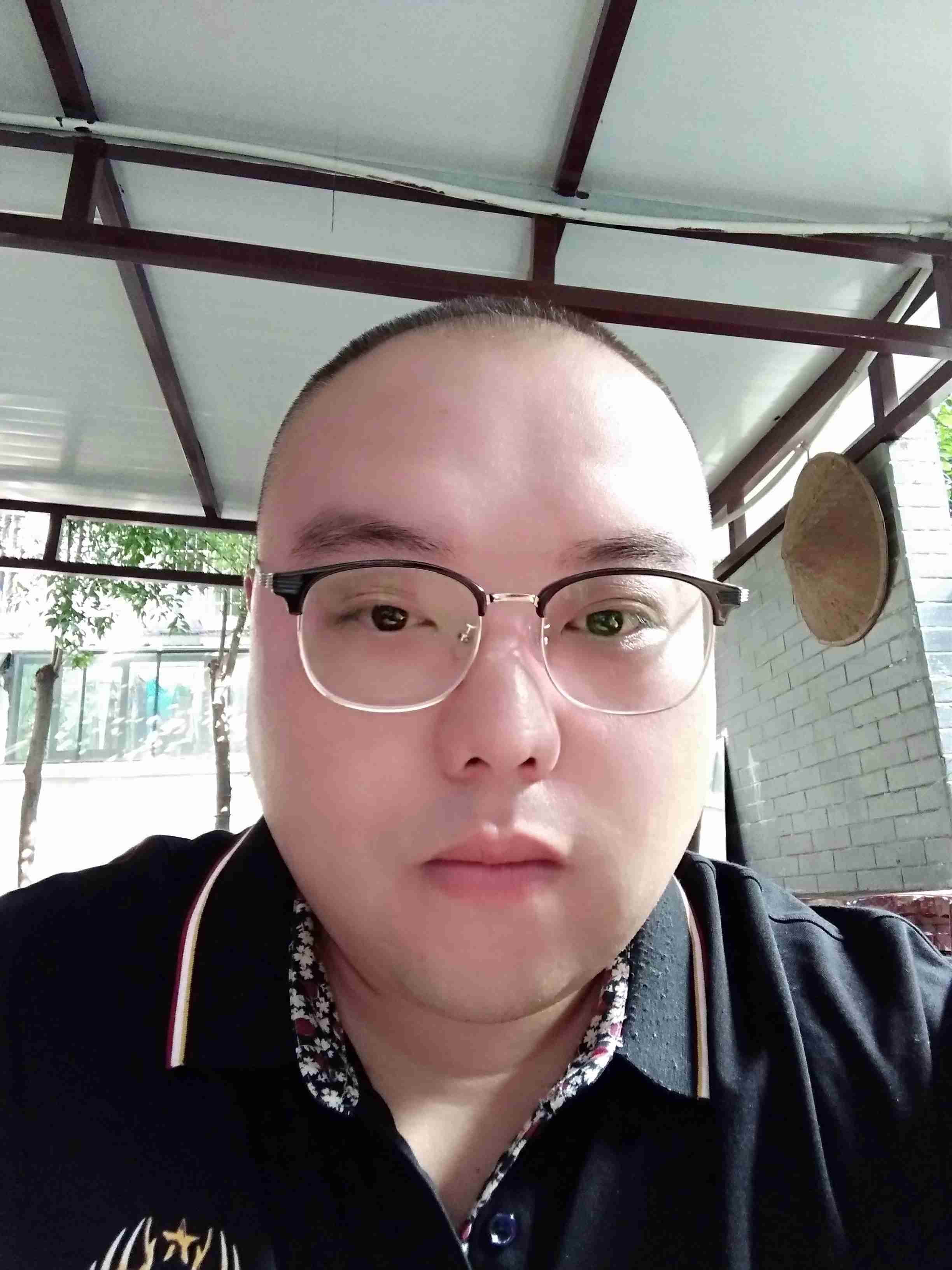 城市孤独人的照片