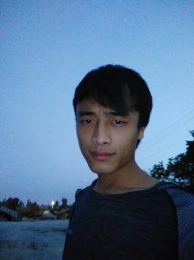 深秋的微风的照片