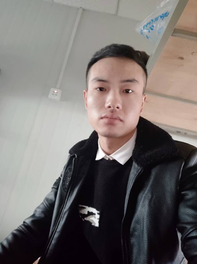 渝城后笙的照片
