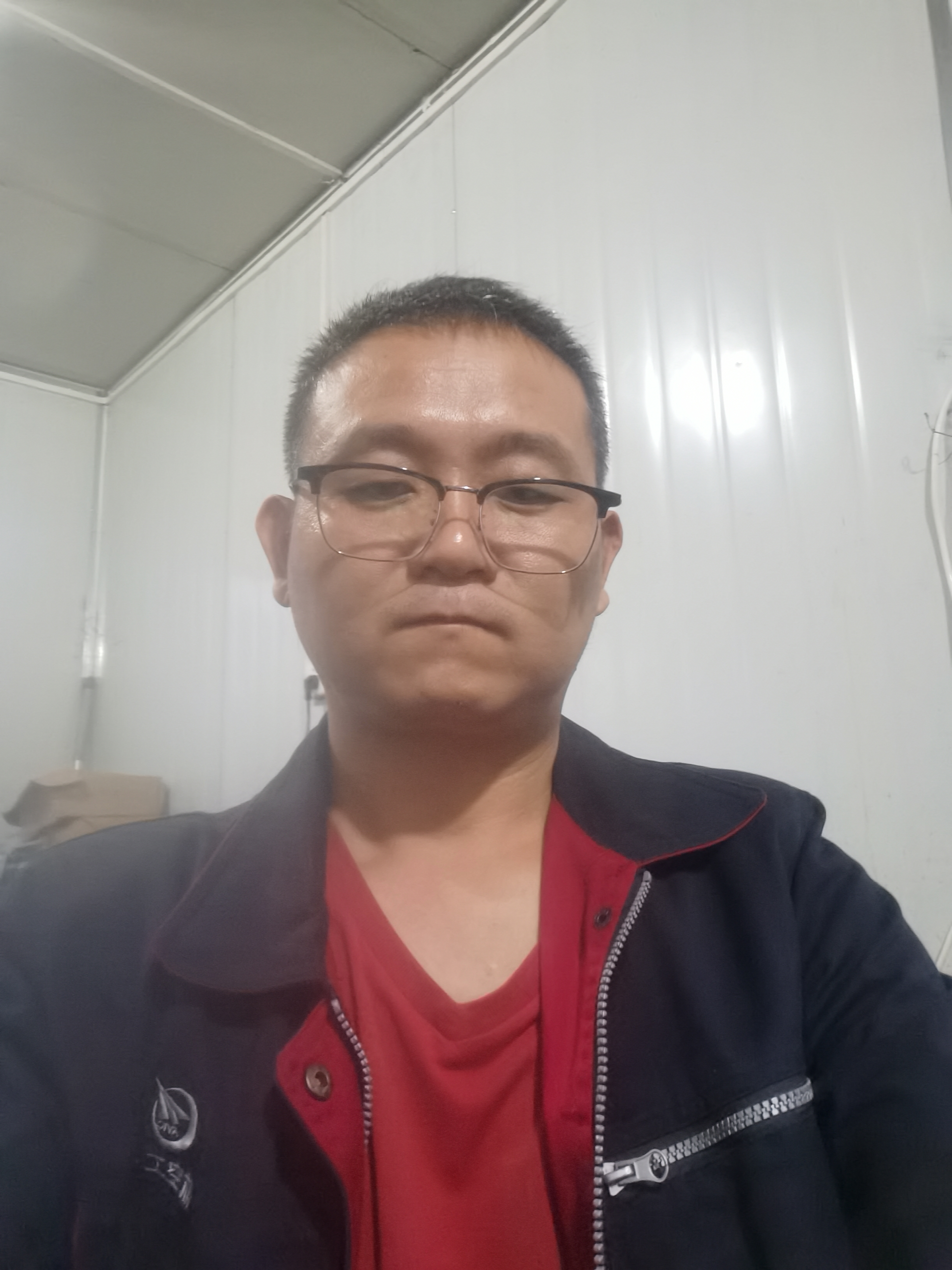 八零后一枚的照片
