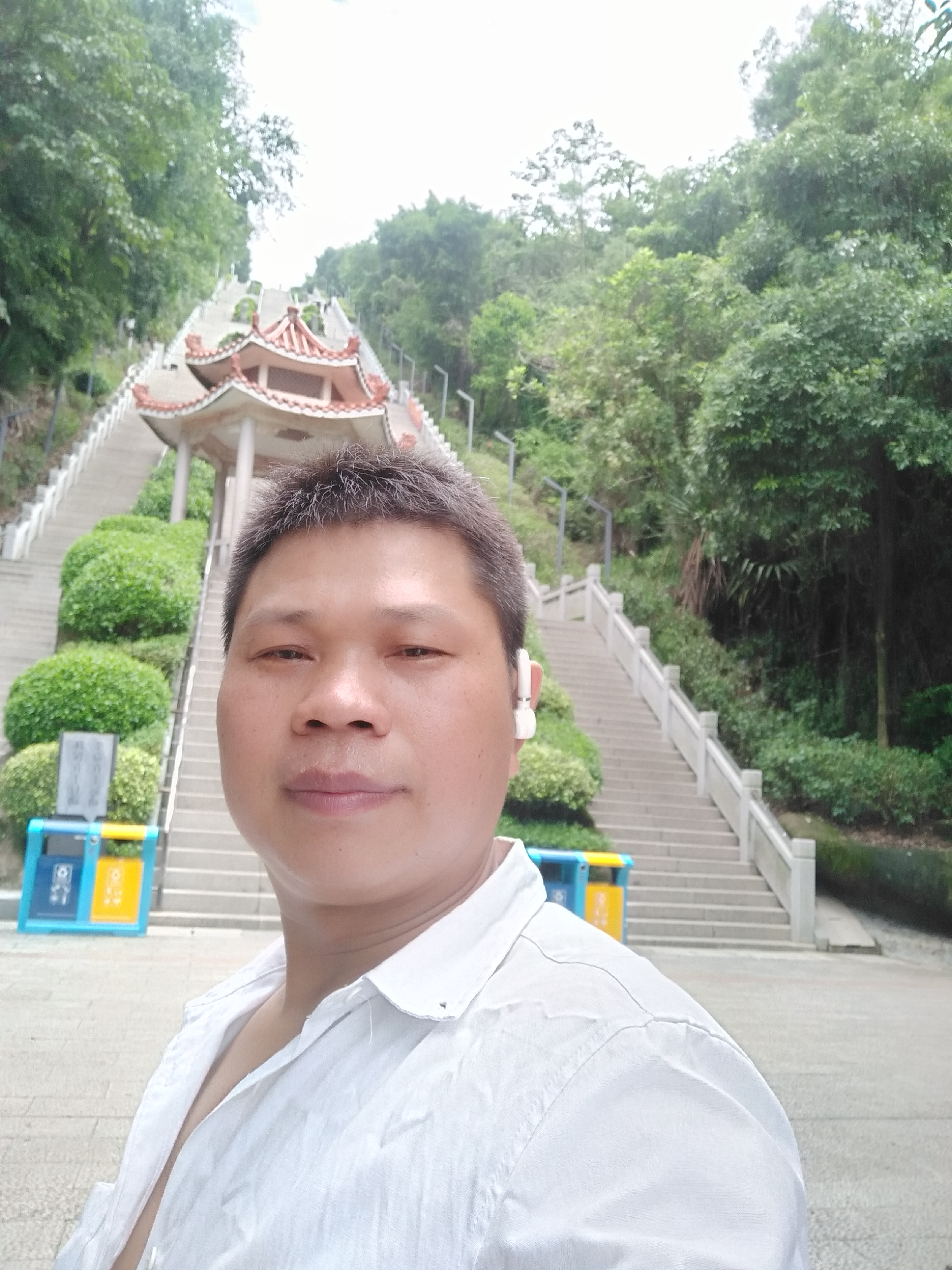 覃文近的照片