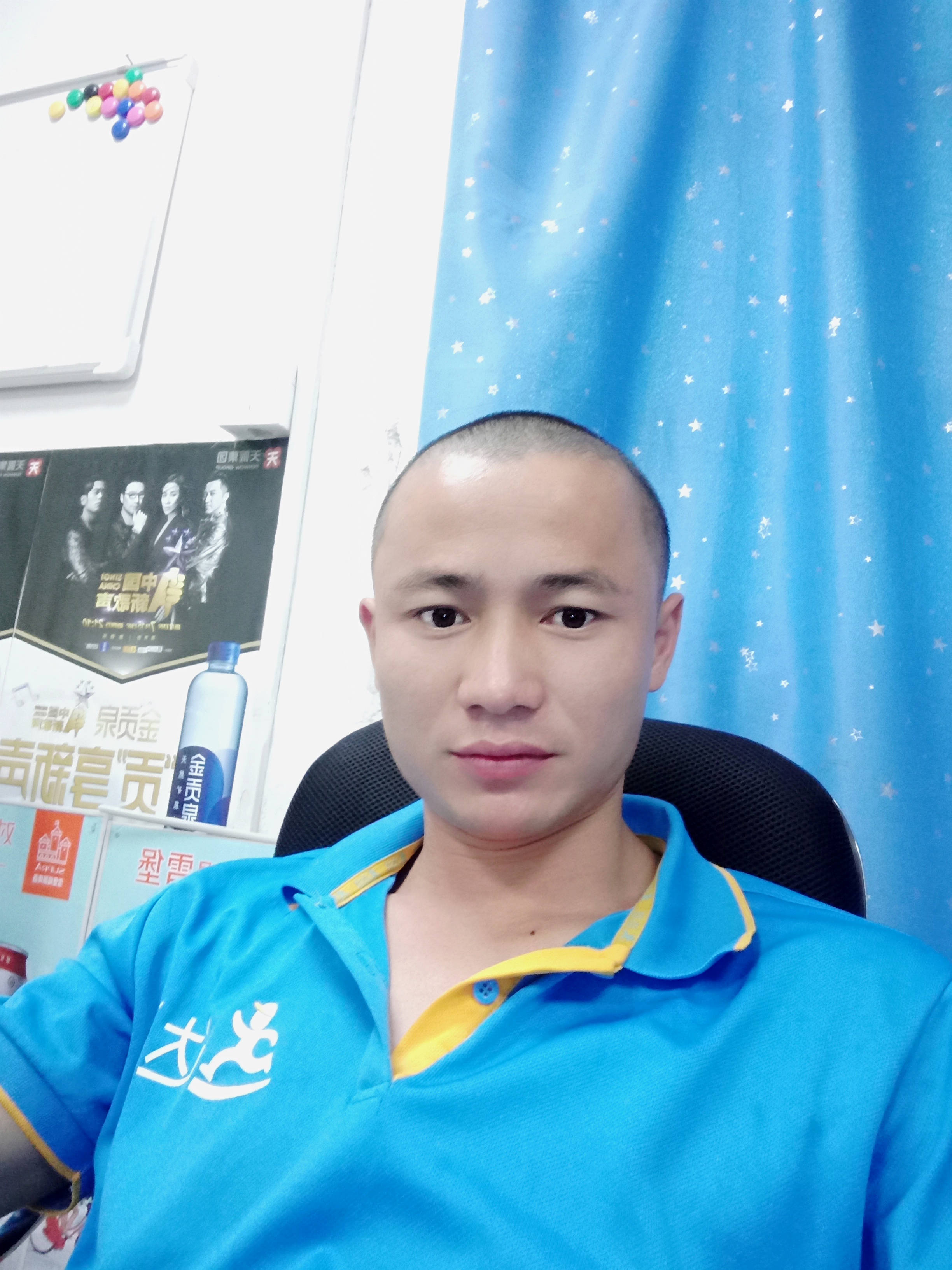 李进昌的照片