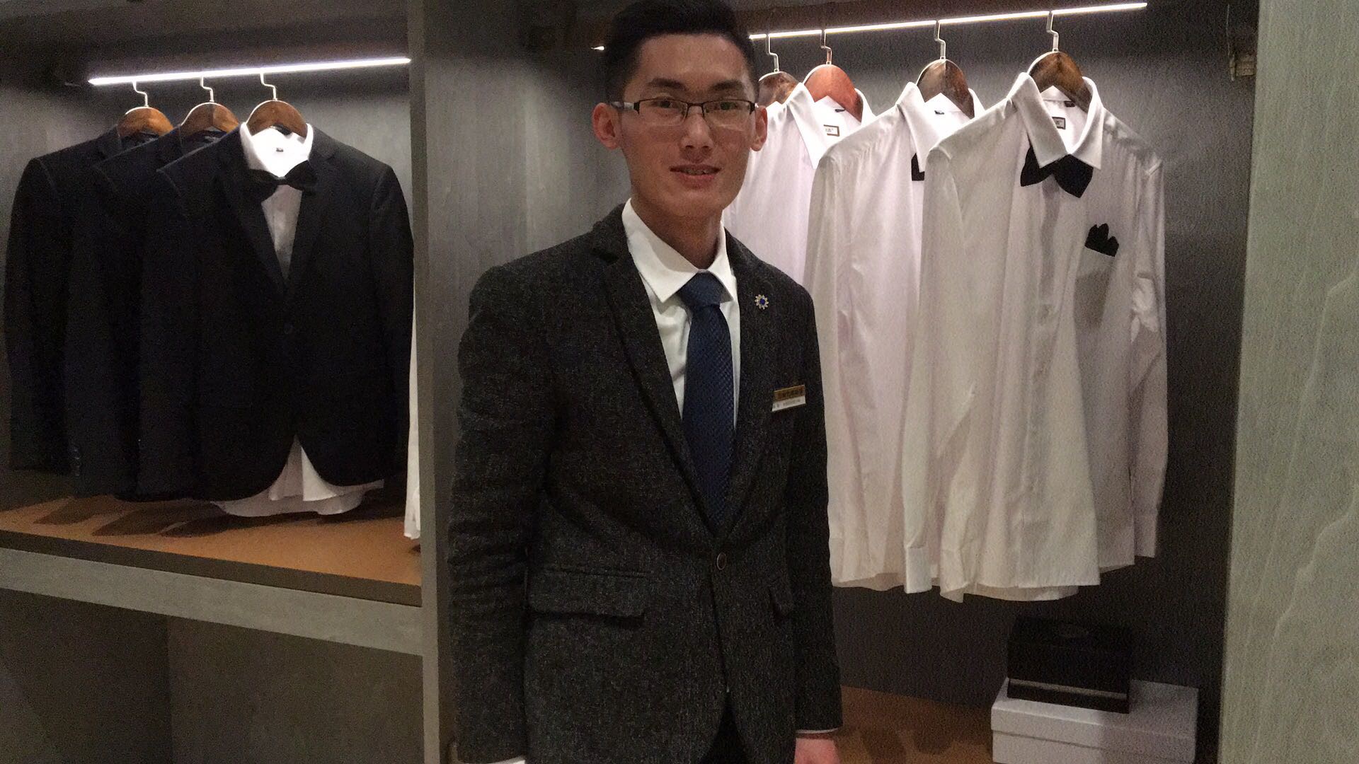 慕容烬的照片