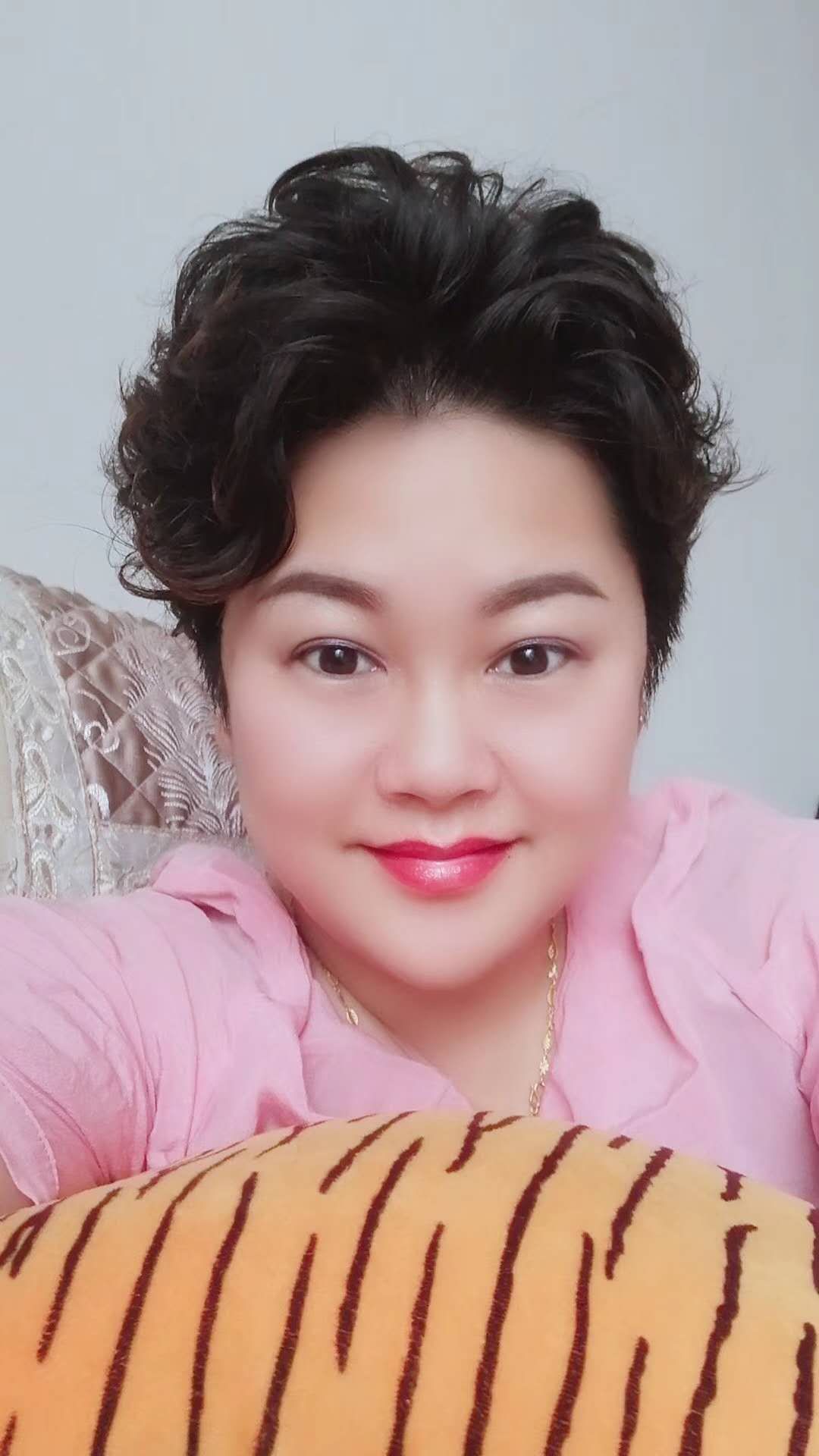 爱猪的女人的照片