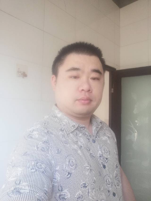 月 生的照片
