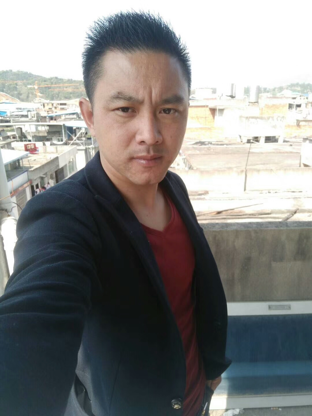 踏雪无痕桃白白的照片
