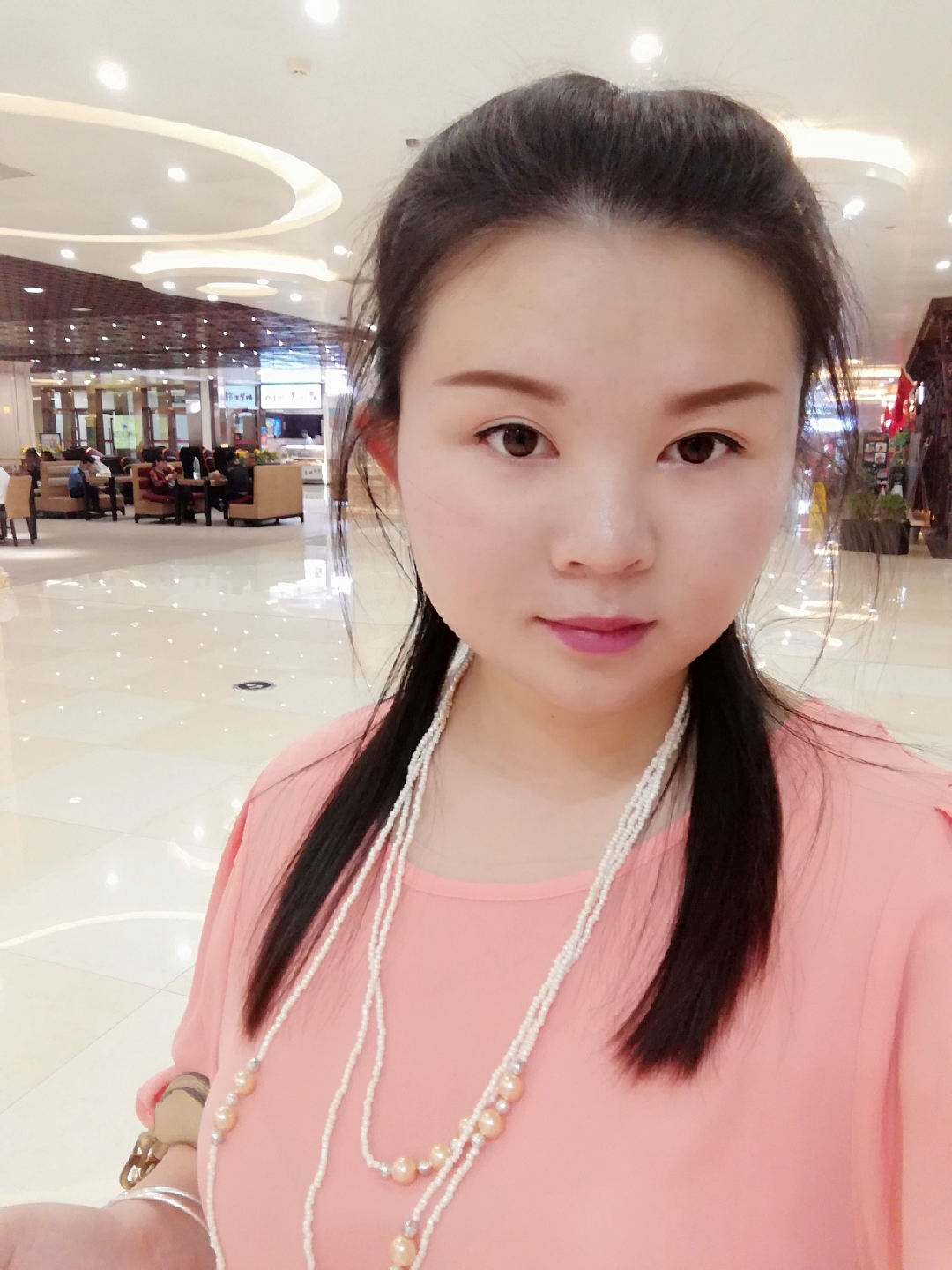 芳之孑然的照片