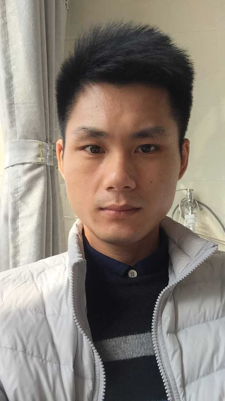风在乱翻书的照片