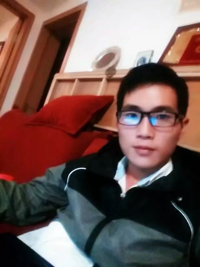 小昇的照片