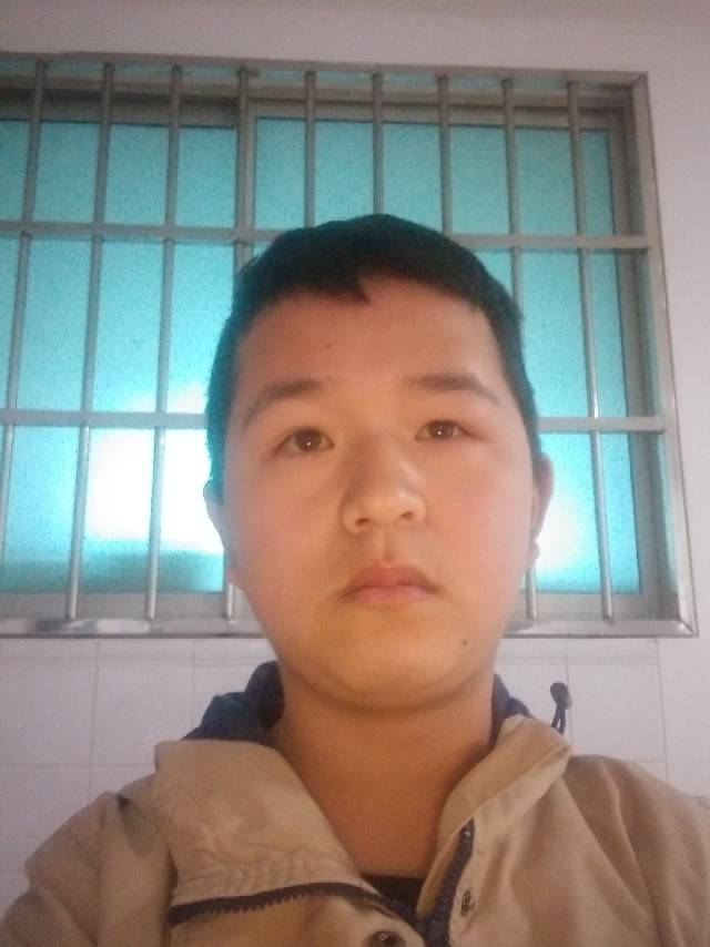 龙胜军的照片