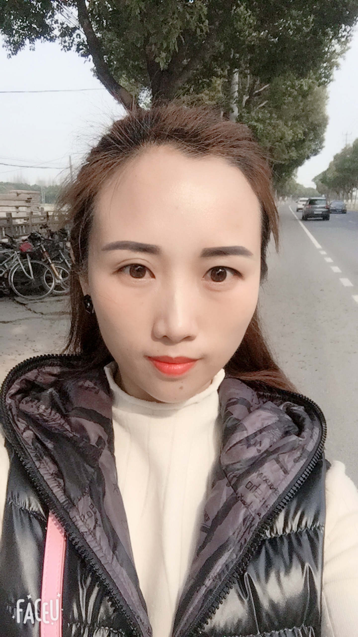 张纳的照片