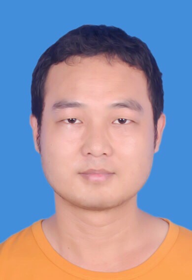 吕桑的照片