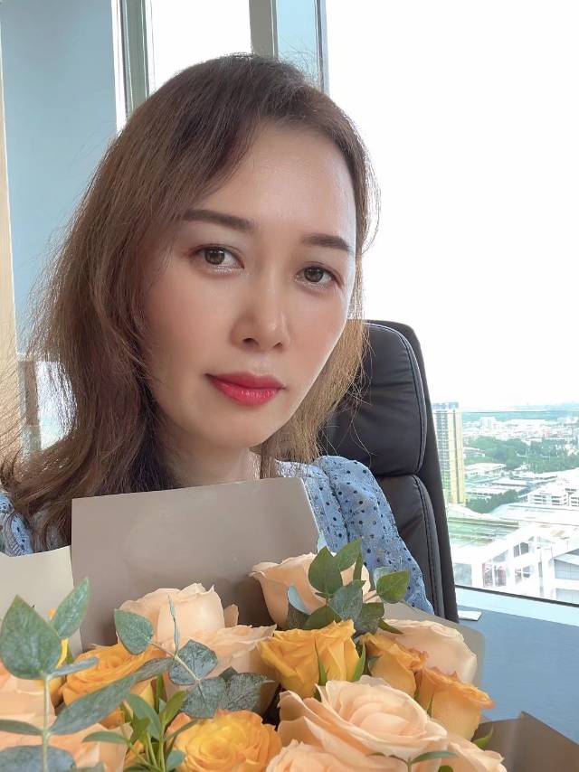 静静的心善的照片
