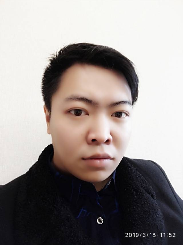 一人独行爱的照片