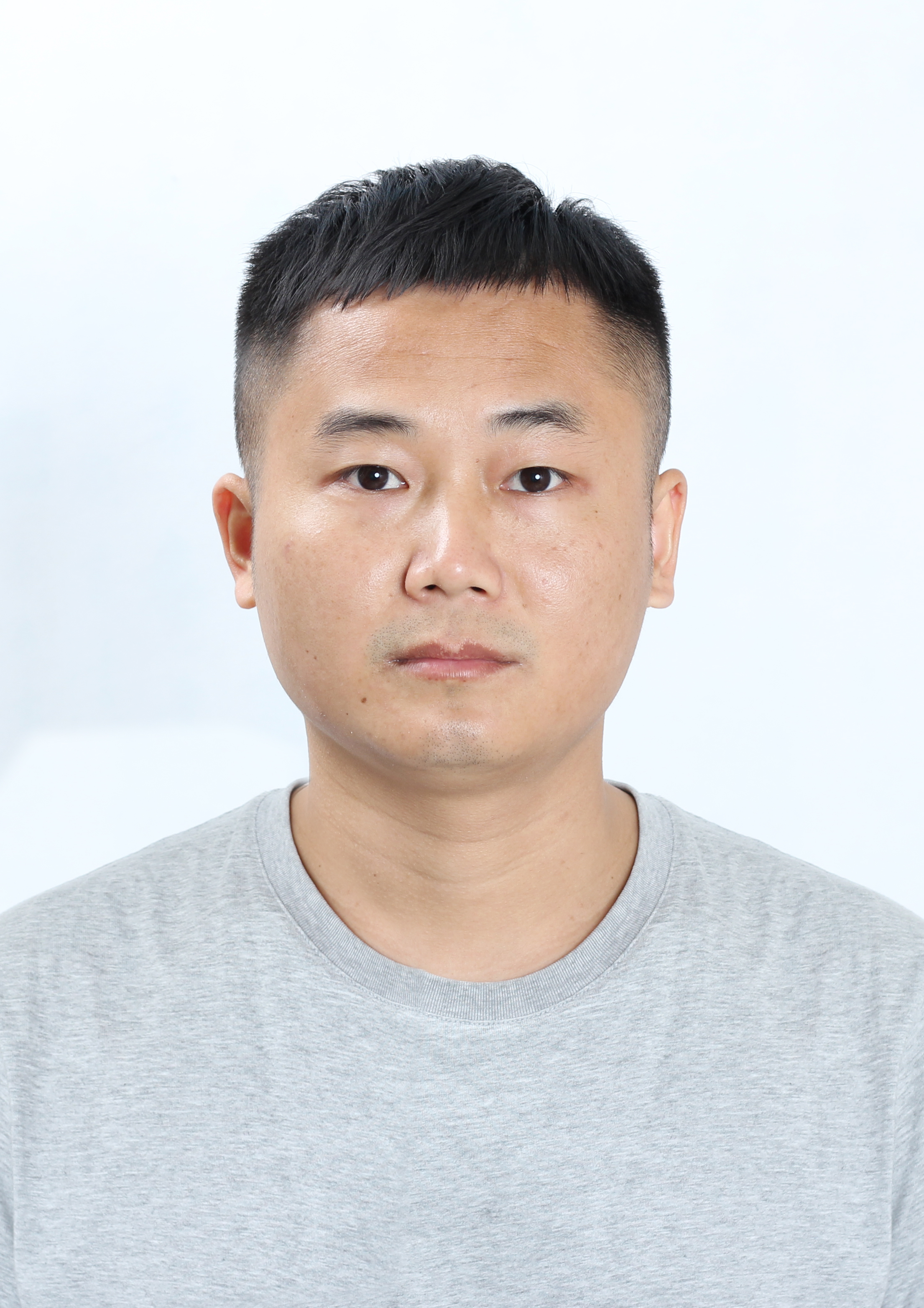 李工的照片