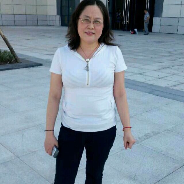 雍尚琼的照片