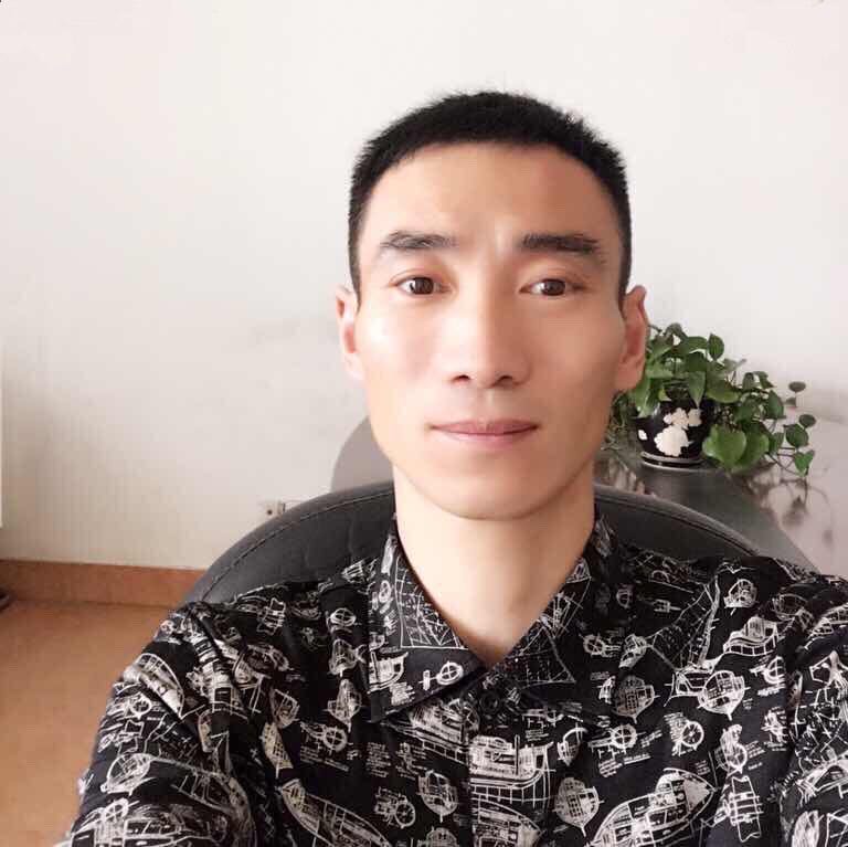 妖娆迎大山的照片