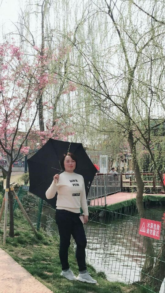 风吹麦尖的照片