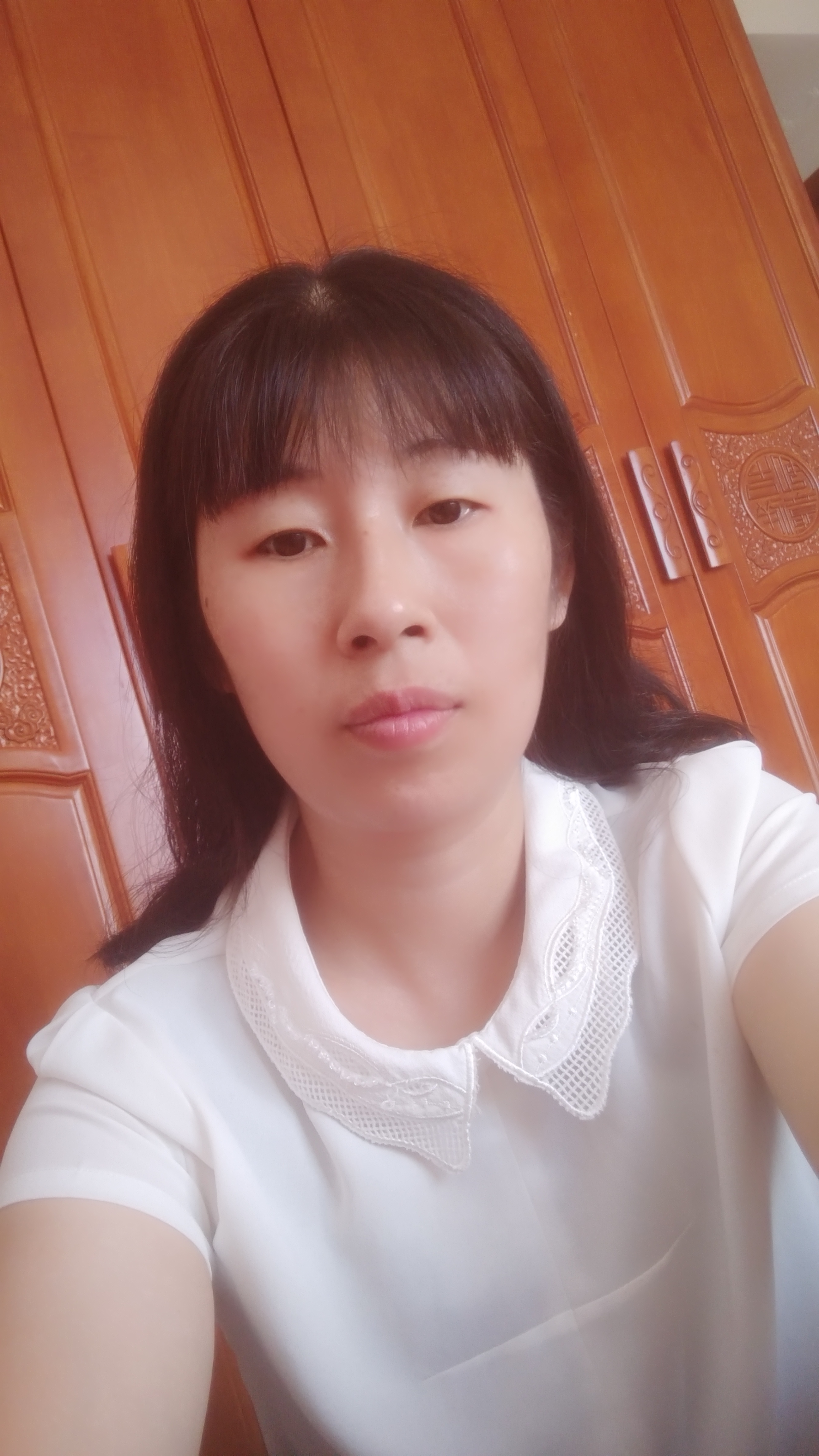 削了皮的姜的照片