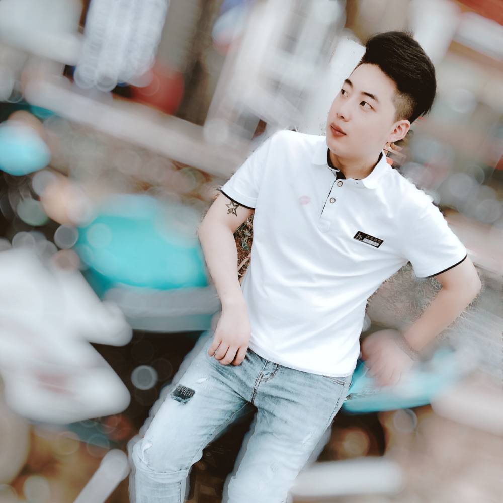 剪头发的小男孩.的照片