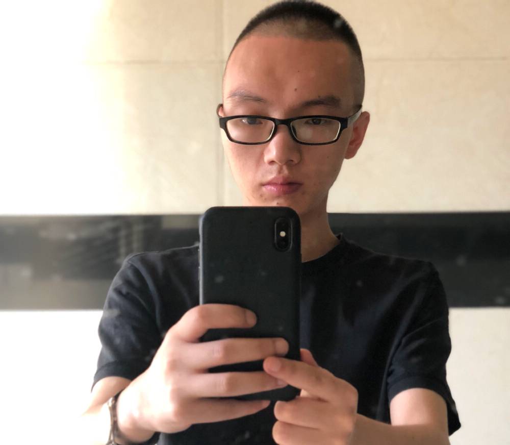 请叫我谭某某的照片