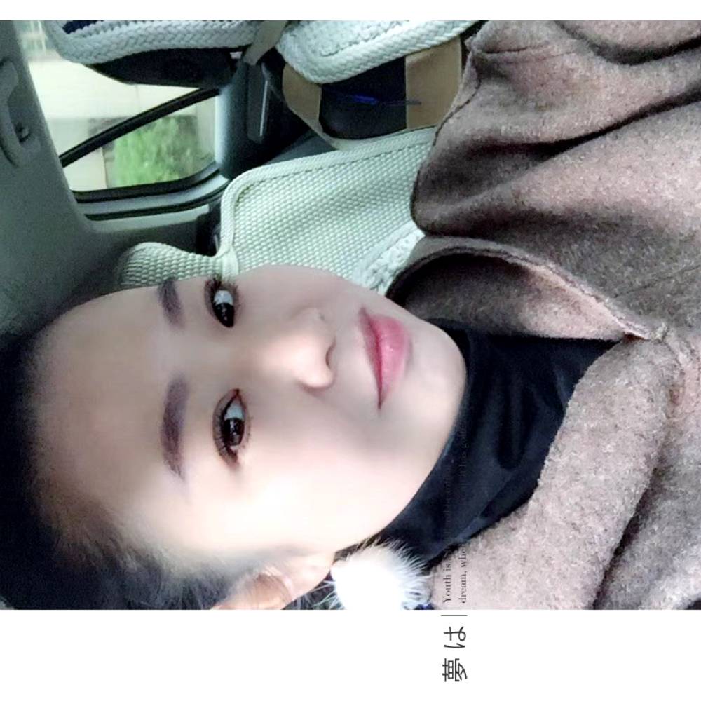 错落舒荷的照片